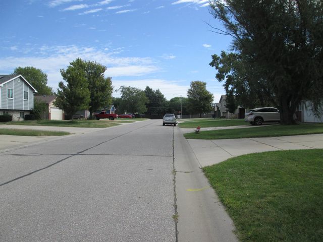 10905 W Stafford St, Wichita, KS 67209