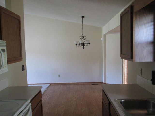 10905 W Stafford St, Wichita, KS 67209