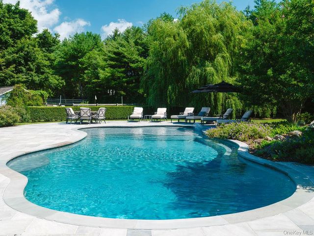 1810 Main Road, Jamesport, NY 11947