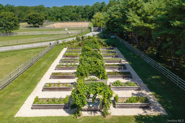 1810 Main Road, Jamesport, NY 11947