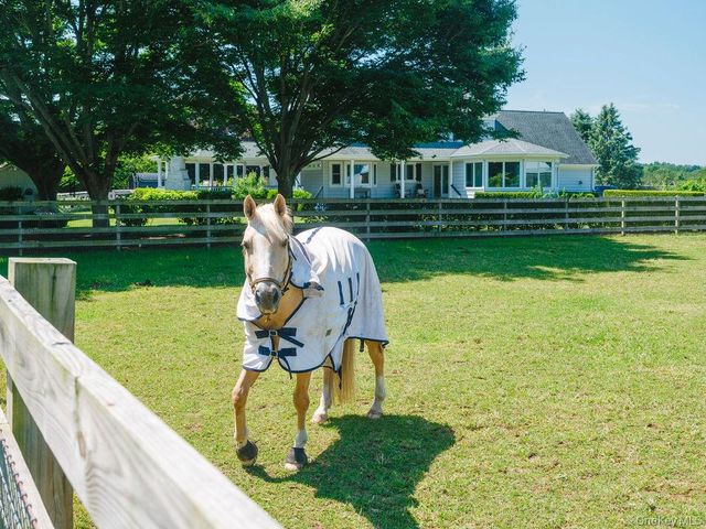 1810 Main Road, Jamesport, NY 11947