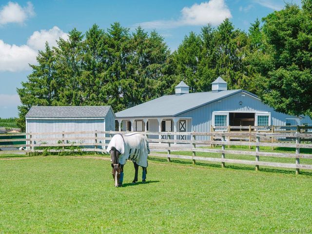 1810 Main Road, Jamesport, NY 11947