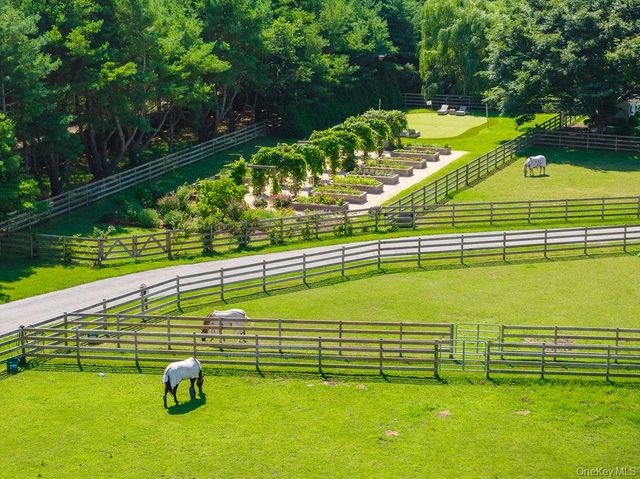 1810 Main Road, Jamesport, NY 11947
