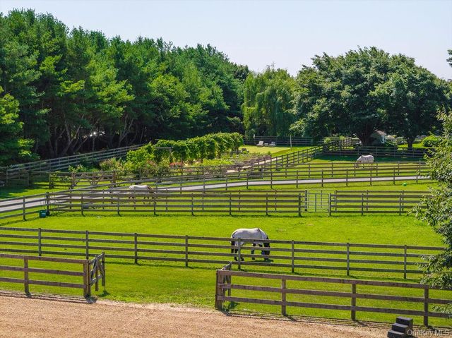 1810 Main Road, Jamesport, NY 11947
