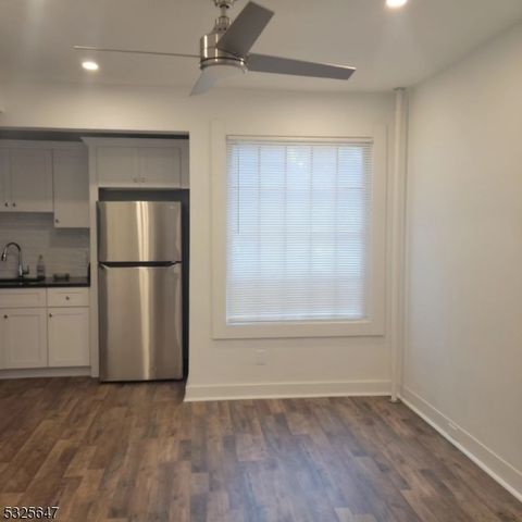 133 W 3Rd Ave, Roselle Boro, NJ 07203