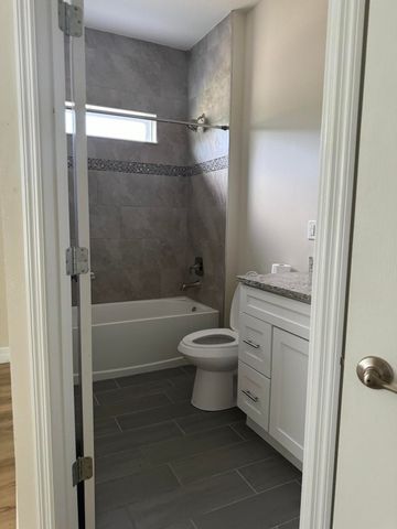 948 Wheatley Street SE, Palm Bay, FL 32909