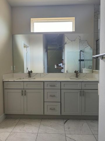 948 Wheatley Street SE, Palm Bay, FL 32909