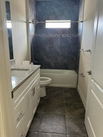 948 Wheatley Street SE, Palm Bay, FL 32909