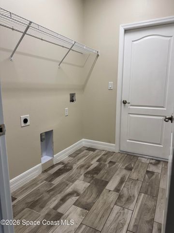 948 Wheatley Street SE, Palm Bay, FL 32909