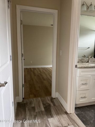 948 Wheatley Street SE, Palm Bay, FL 32909