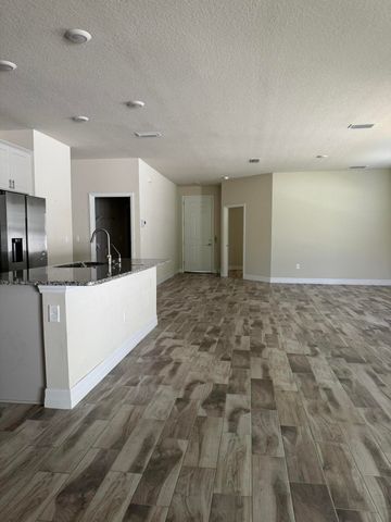 948 Wheatley Street SE, Palm Bay, FL 32909