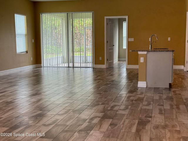 948 Wheatley Street SE, Palm Bay, FL 32909