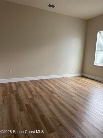 948 Wheatley Street SE, Palm Bay, FL 32909