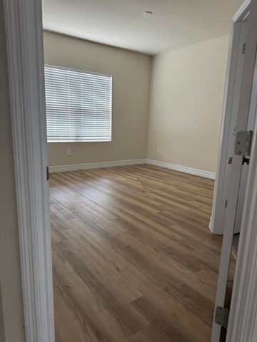 948 Wheatley Street SE, Palm Bay, FL 32909