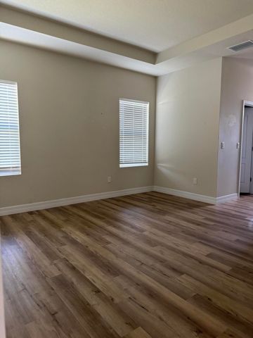 948 Wheatley Street SE, Palm Bay, FL 32909