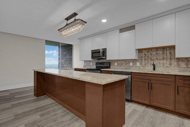 1000 Urlin Avenue, 1822 1822, Columbus, OH 43212