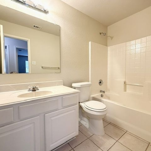 436 Emerald Creek Drive, Fort Worth, TX 76131