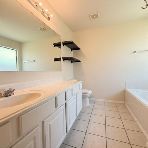 436 Emerald Creek Drive, Fort Worth, TX 76131