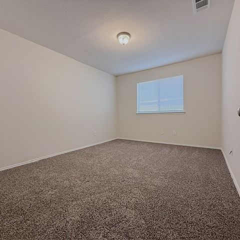 436 Emerald Creek Drive, Fort Worth, TX 76131