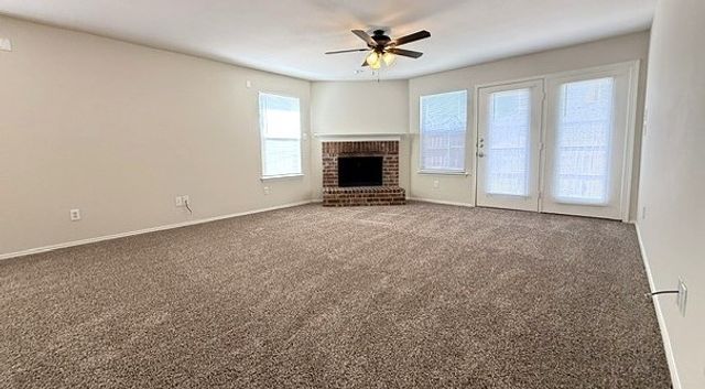 436 Emerald Creek Drive, Fort Worth, TX 76131