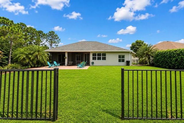 367 SW Vista Lake Drive, Port St. Lucie, FL 34953