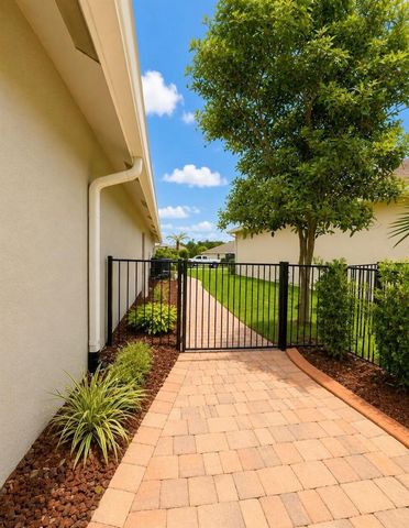 367 SW Vista Lake Drive, Port St. Lucie, FL 34953