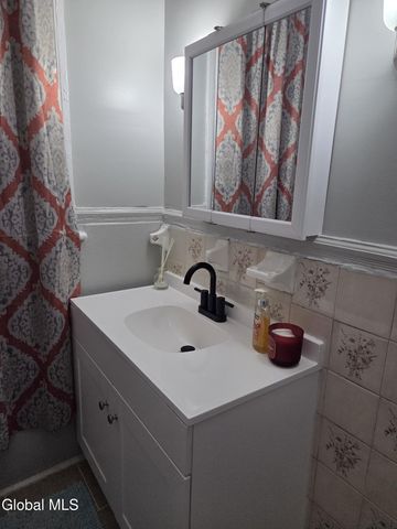 458 Hulett Street, Schenectady, NY 12307