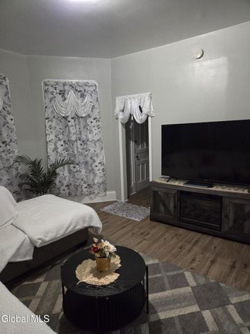 458 Hulett Street, Schenectady, NY 12307