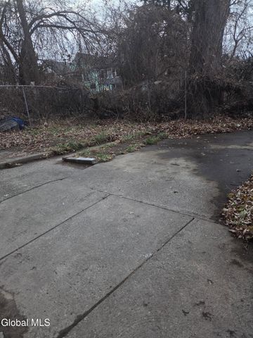 458 Hulett Street, Schenectady, NY 12307