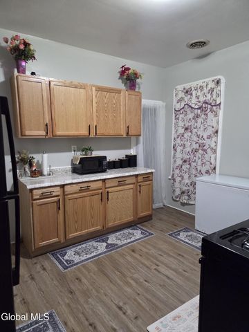 458 Hulett Street, Schenectady, NY 12307