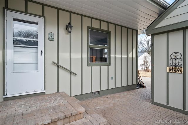 140 S Westlawn Avenue, Aurora, IL 60506