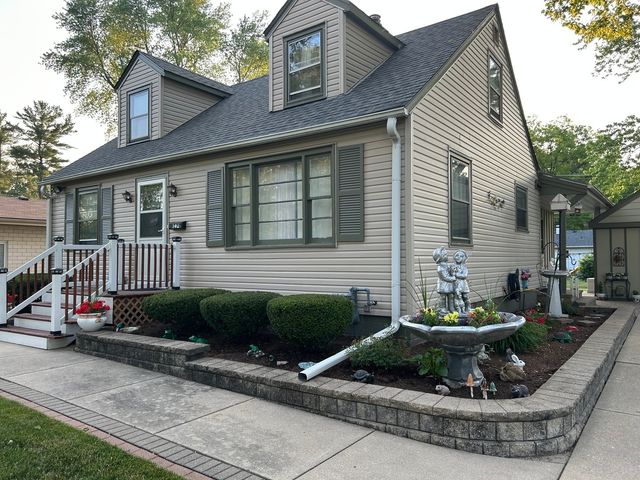 140 S Westlawn Avenue, Aurora, IL 60506