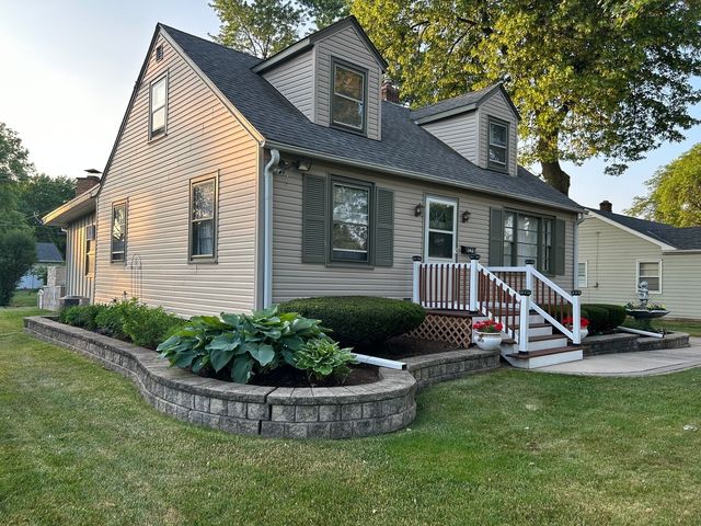 140 S Westlawn Avenue, Aurora, IL 60506