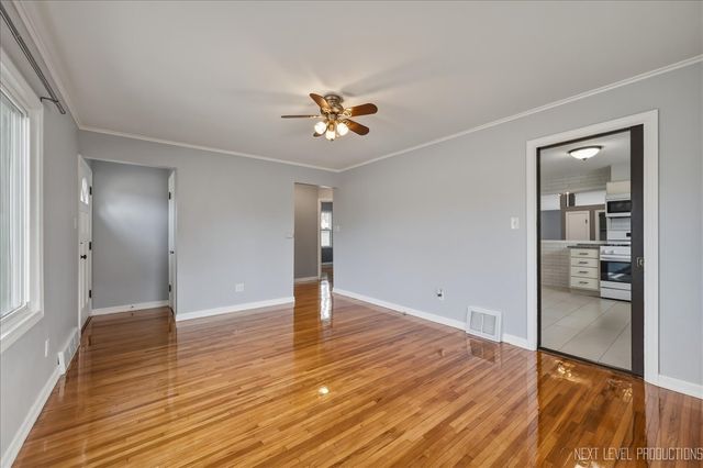 140 S Westlawn Avenue, Aurora, IL 60506