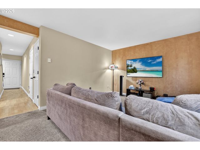 7169 Sw SAGERT St 107, Tualatin, OR 97062