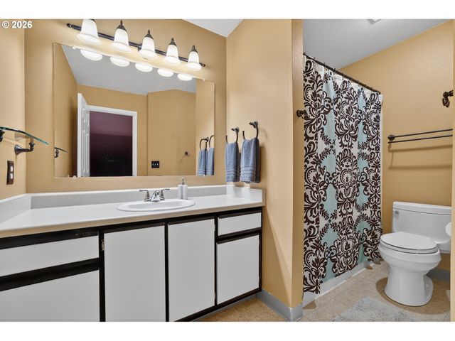 7169 Sw SAGERT St 107, Tualatin, OR 97062