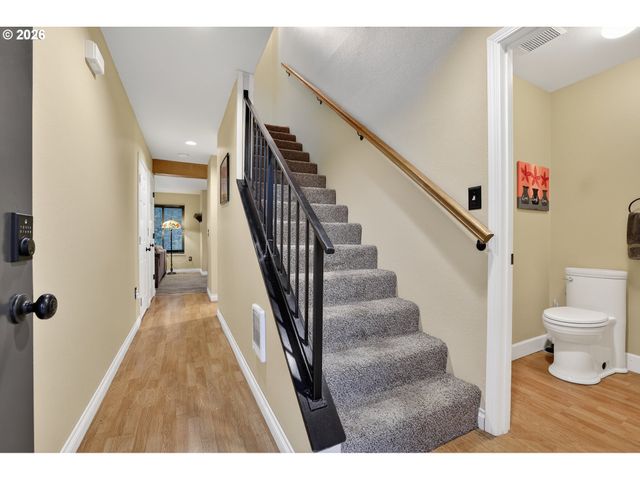 7169 Sw SAGERT St 107, Tualatin, OR 97062