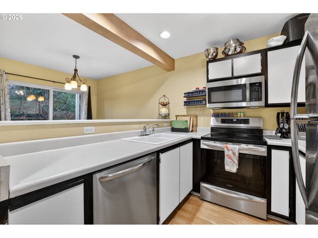 7169 Sw SAGERT St 107, Tualatin, OR 97062