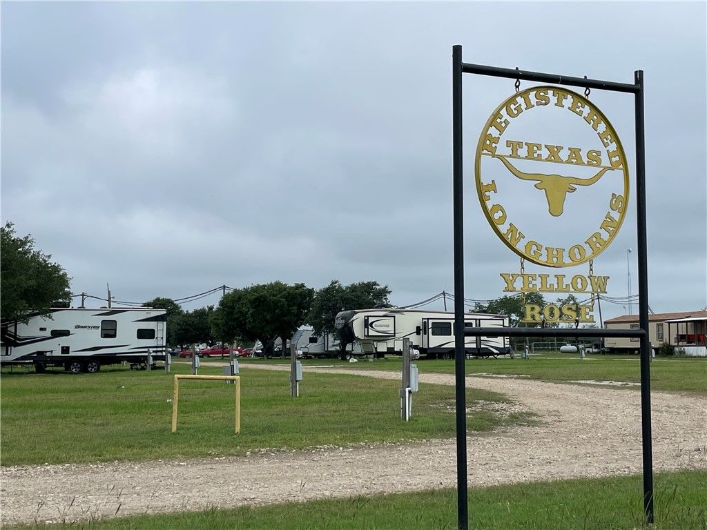 271 I 45 North, Leona, TX 75850 — exterior