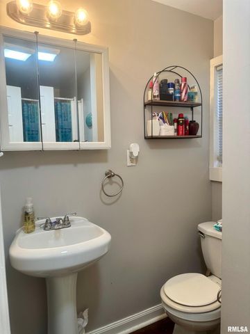 1011 OHIO Street, Quincy, IL 62301