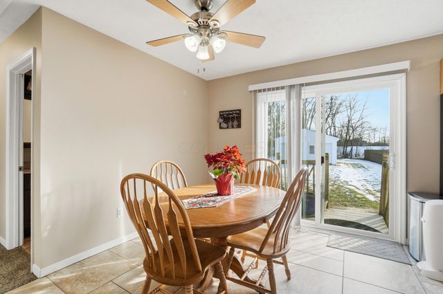 27 1st Street SW, Pataskala, OH 43062