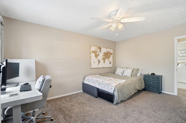 27 1st Street SW, Pataskala, OH 43062