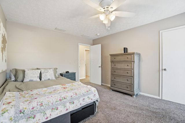 27 1st Street SW, Pataskala, OH 43062