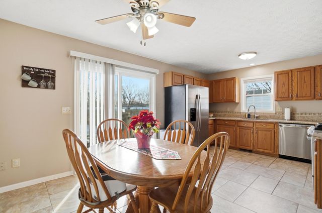 27 1st Street SW, Pataskala, OH 43062