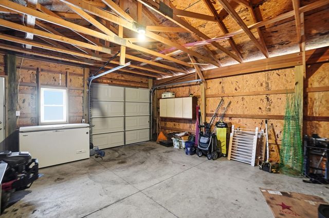 27 1st Street SW, Pataskala, OH 43062