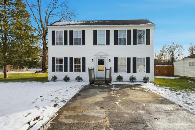 27 1st Street SW, Pataskala, OH 43062