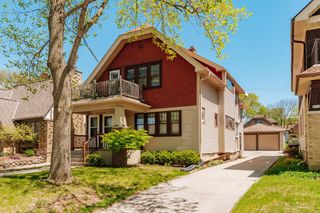 2518 67th STREET #2520, Wauwatosa, WI 53213