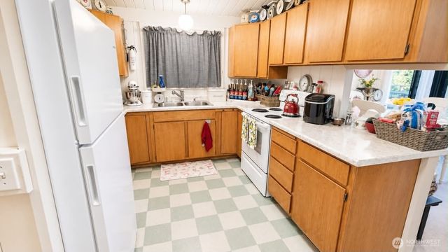 80 E Country Club Drive E, Union, WA 98592