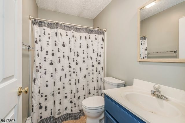 19 Lawnwood Ave, Newton Town, NJ 07860