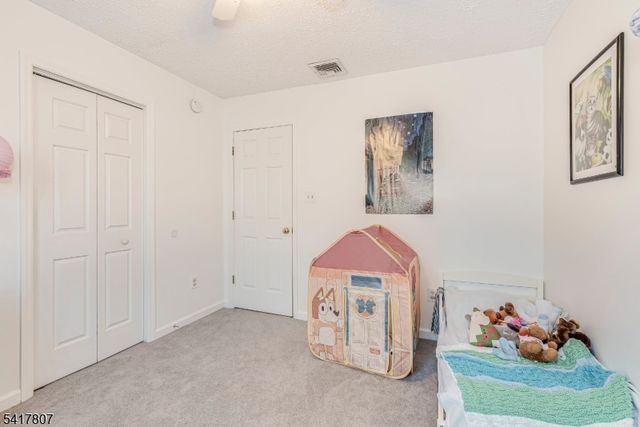 19 Lawnwood Ave, Newton Town, NJ 07860